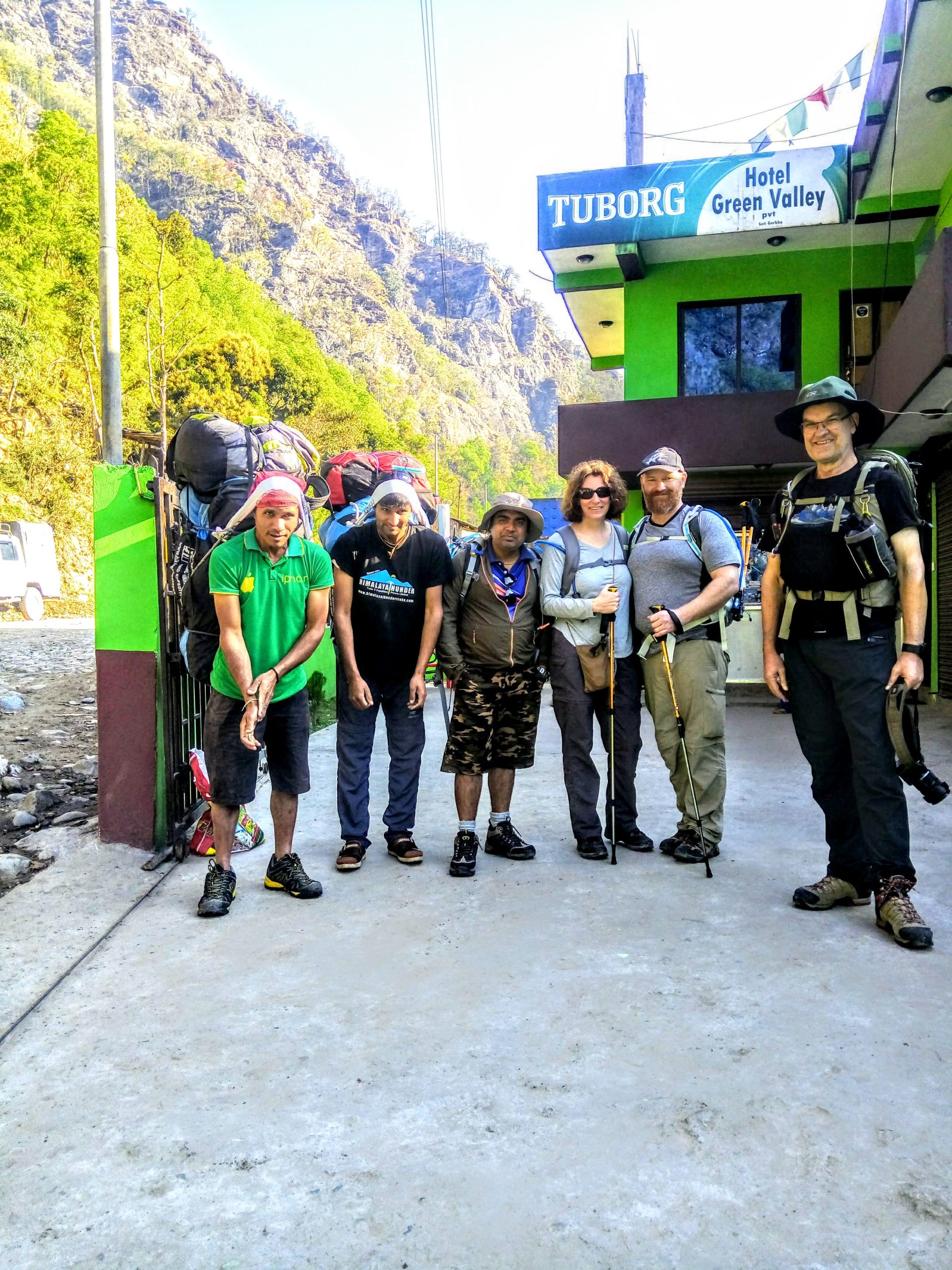 Group photo of people trekking in manaslu circuit| Manaslu Circuit Trek - Hiking Himalayas
