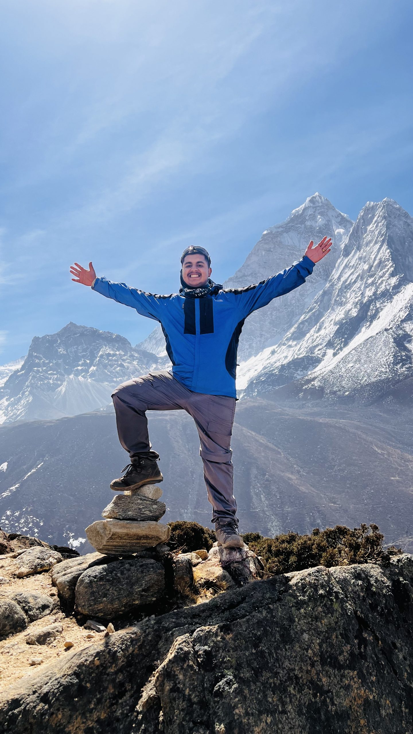 People being happy while reaching to Mount Everest | Everest Base Camp Trek - Hiking Himalayas